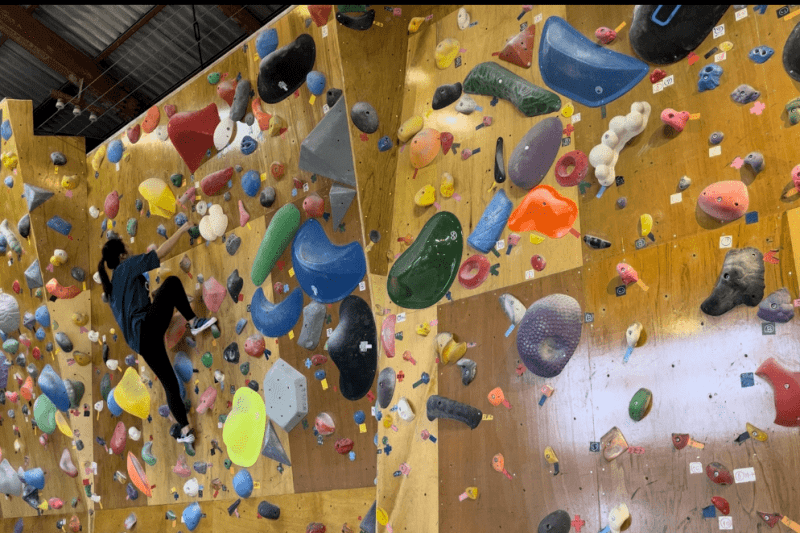 思いっきり身体を動かして気分爽快!初めてのボルダリング体験