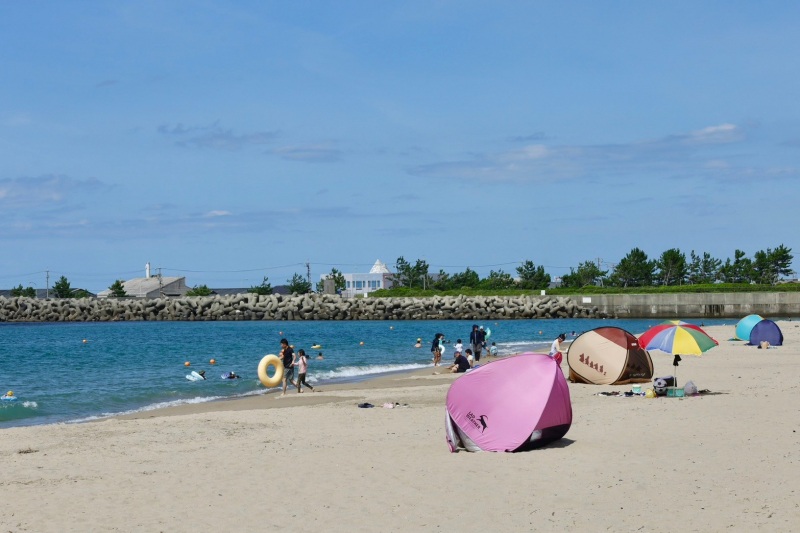 賀露みなと海水浴場　©TRAIL ON