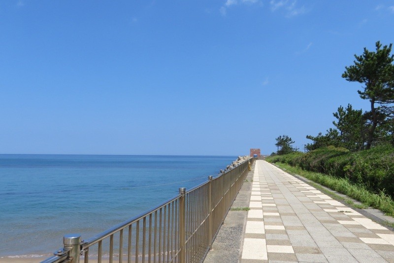 青く澄んだ日本海