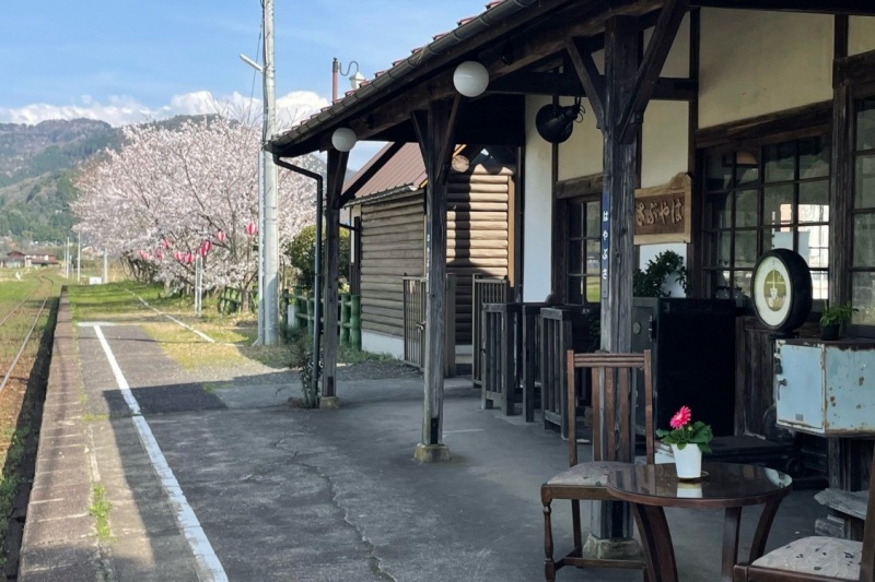 隼駅構内