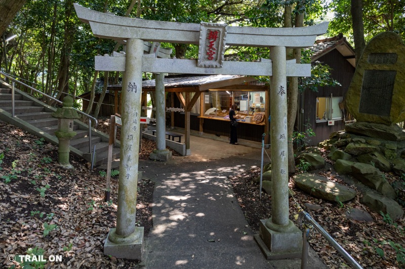 多鯰ヶ池お種弁天