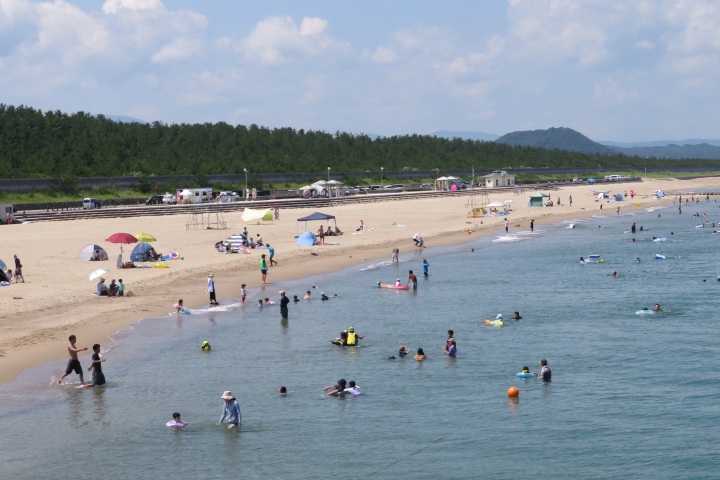 【1泊2日】「賀露みなと」で海水浴と「ヤマタ鳥取砂丘ステイション」でキャンプを楽しむ夏のモデルコース