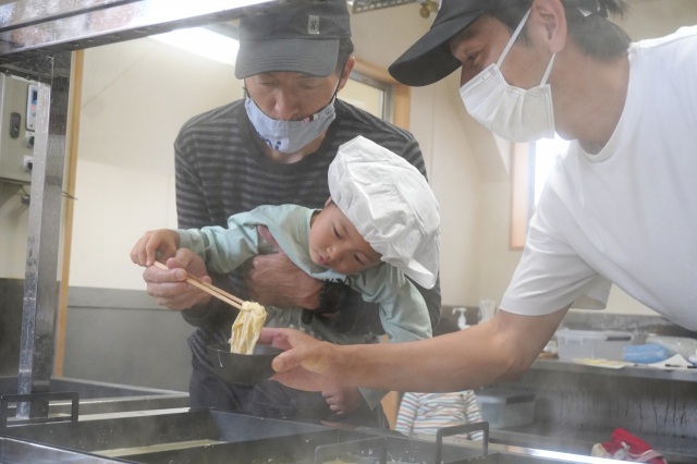 豆腐づくり見学 ＆ 湯葉すくい