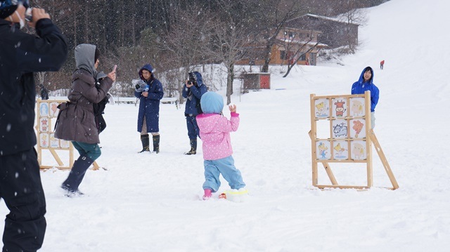 雪玉ストラックアウトゲーム