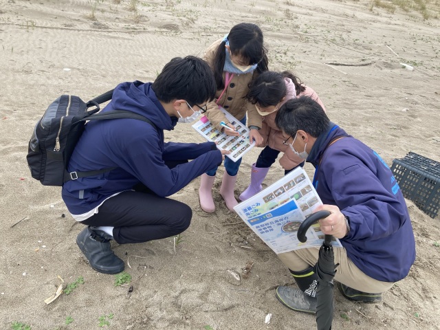 鳥取砂丘　海ごみ調査隊